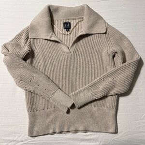 GAP Women's V-Neck knit sweater